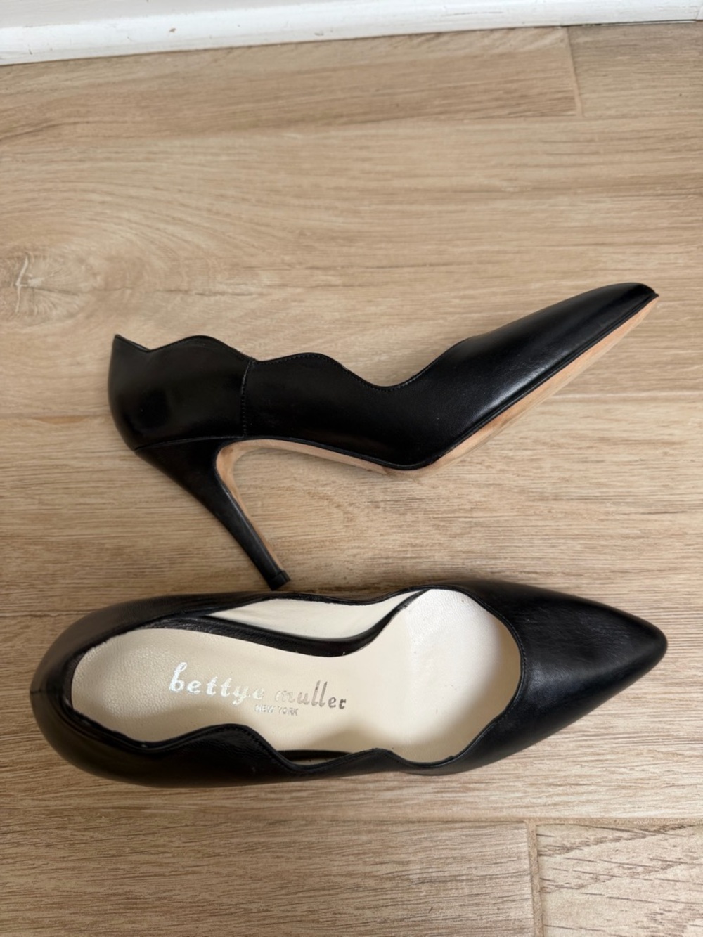 bettye muller Black Scalloped Leather Pointed-Toe Pumps